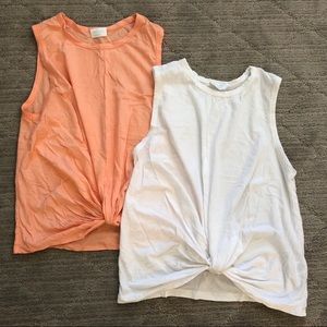 Lot of 2 knot front tanks